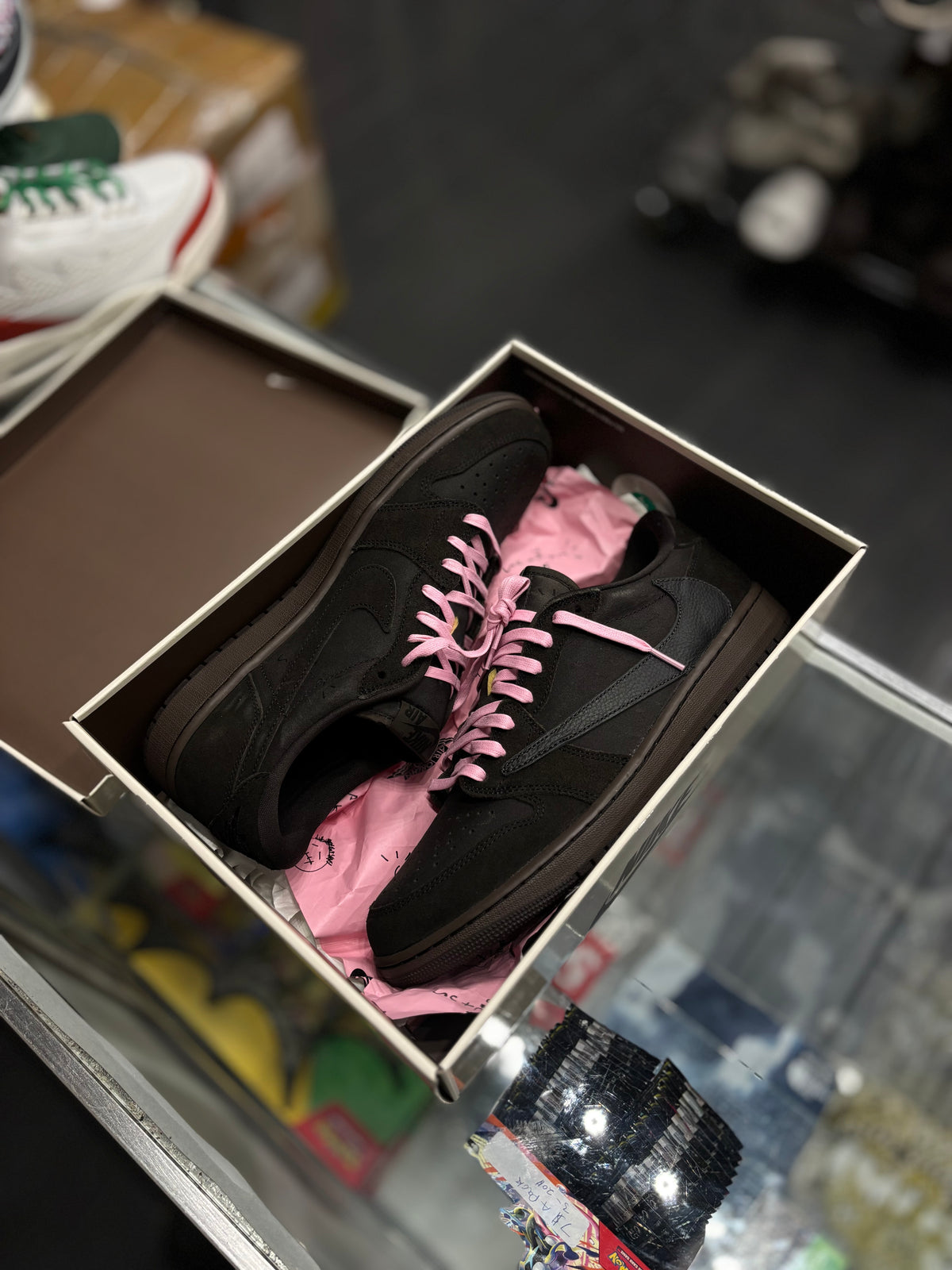 Jordan 1 Travis Scott “velvet brown”/size 13