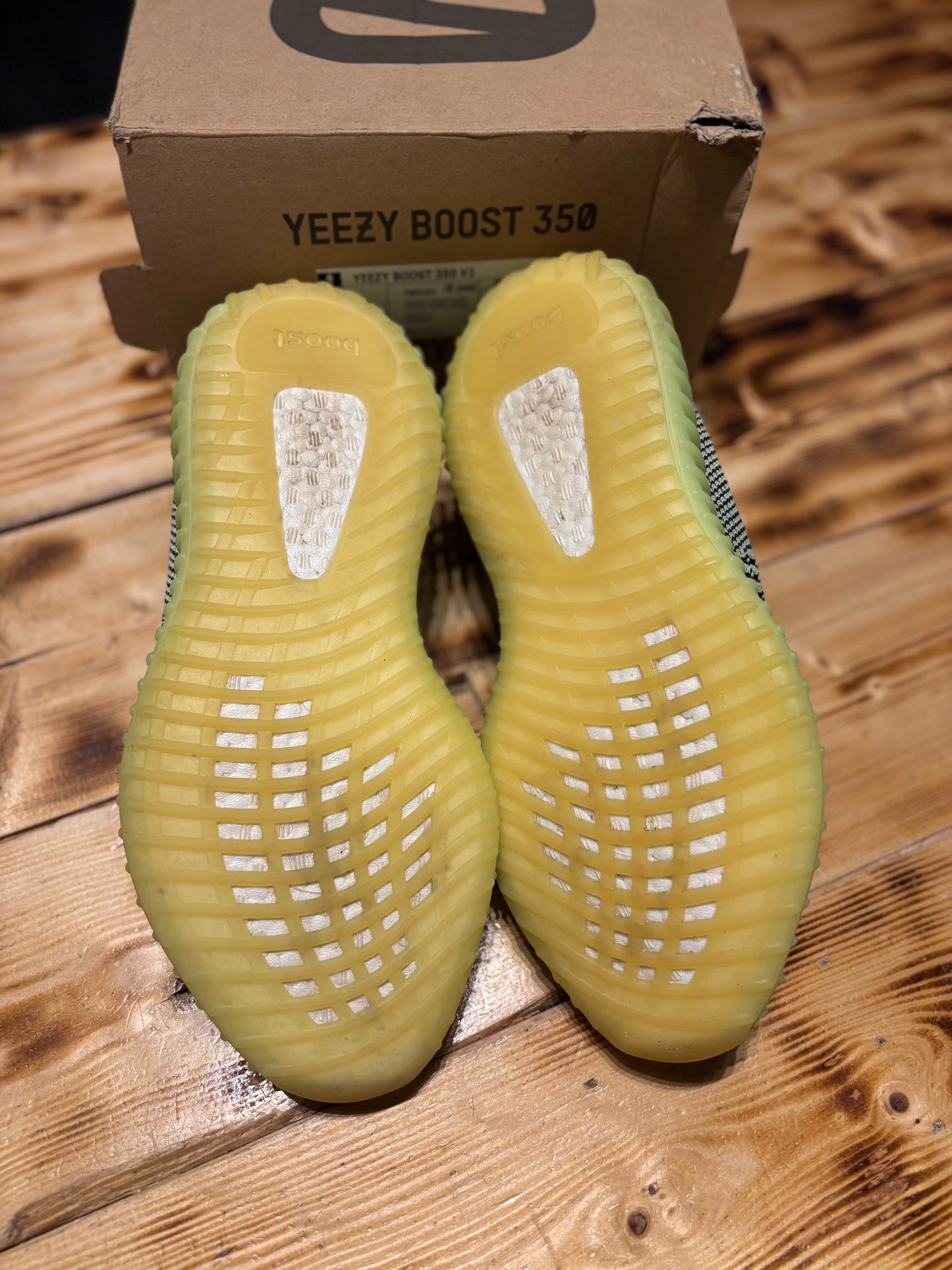 Yeezy 350 “yeezreel”/size 9.5