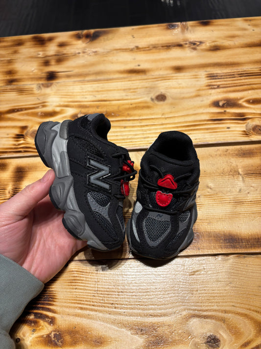 New balance 9060/size 4c