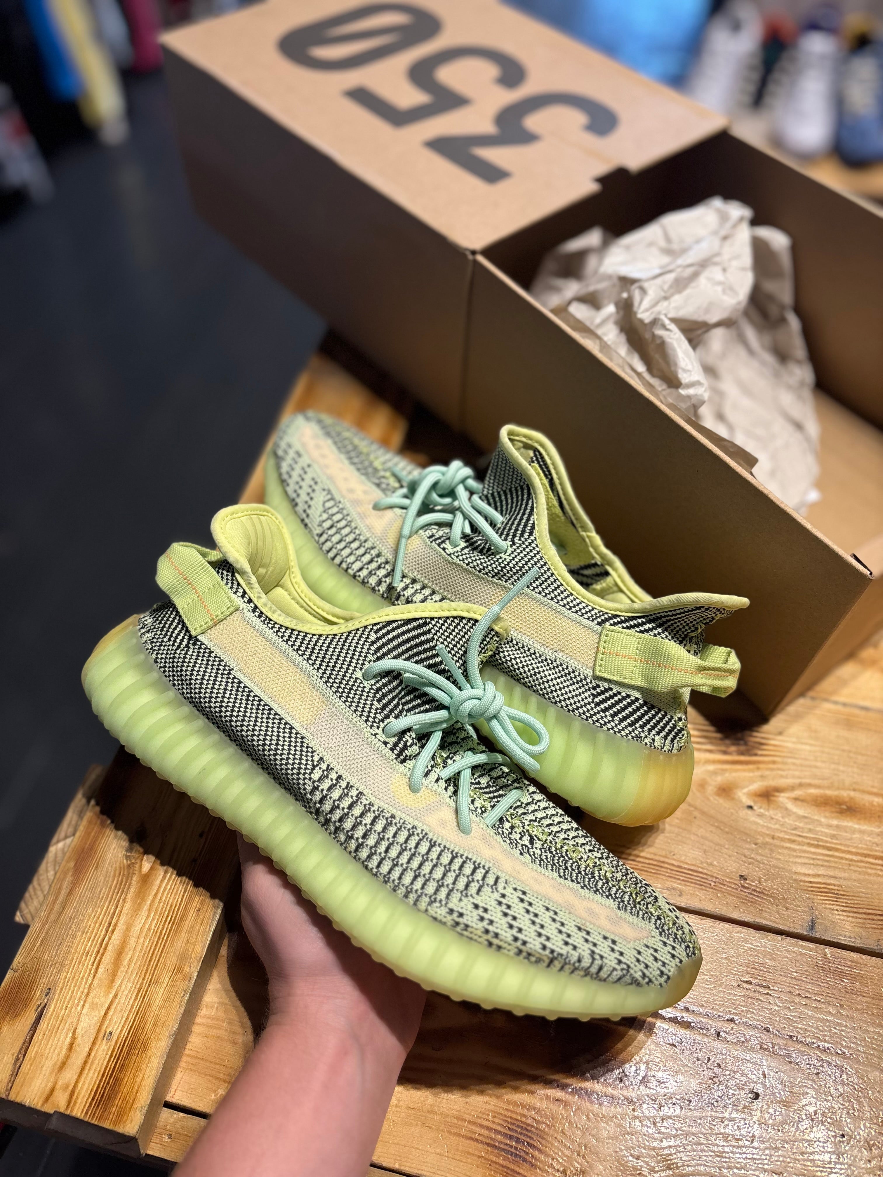 Yeezy 350 “yeezreel”/size 11