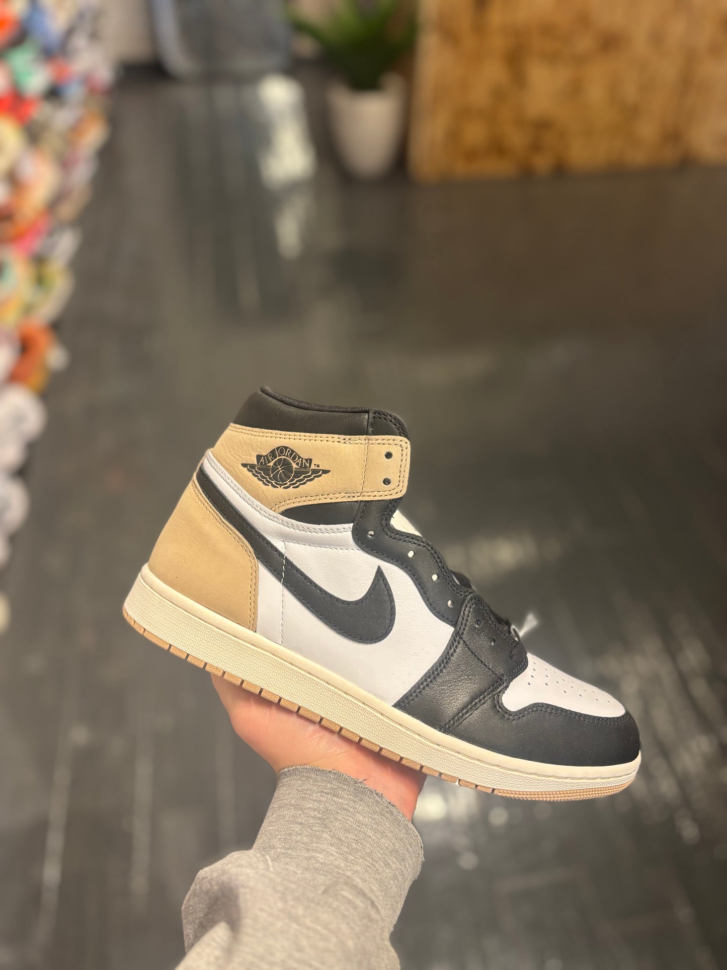 Jordan 1 “latte”