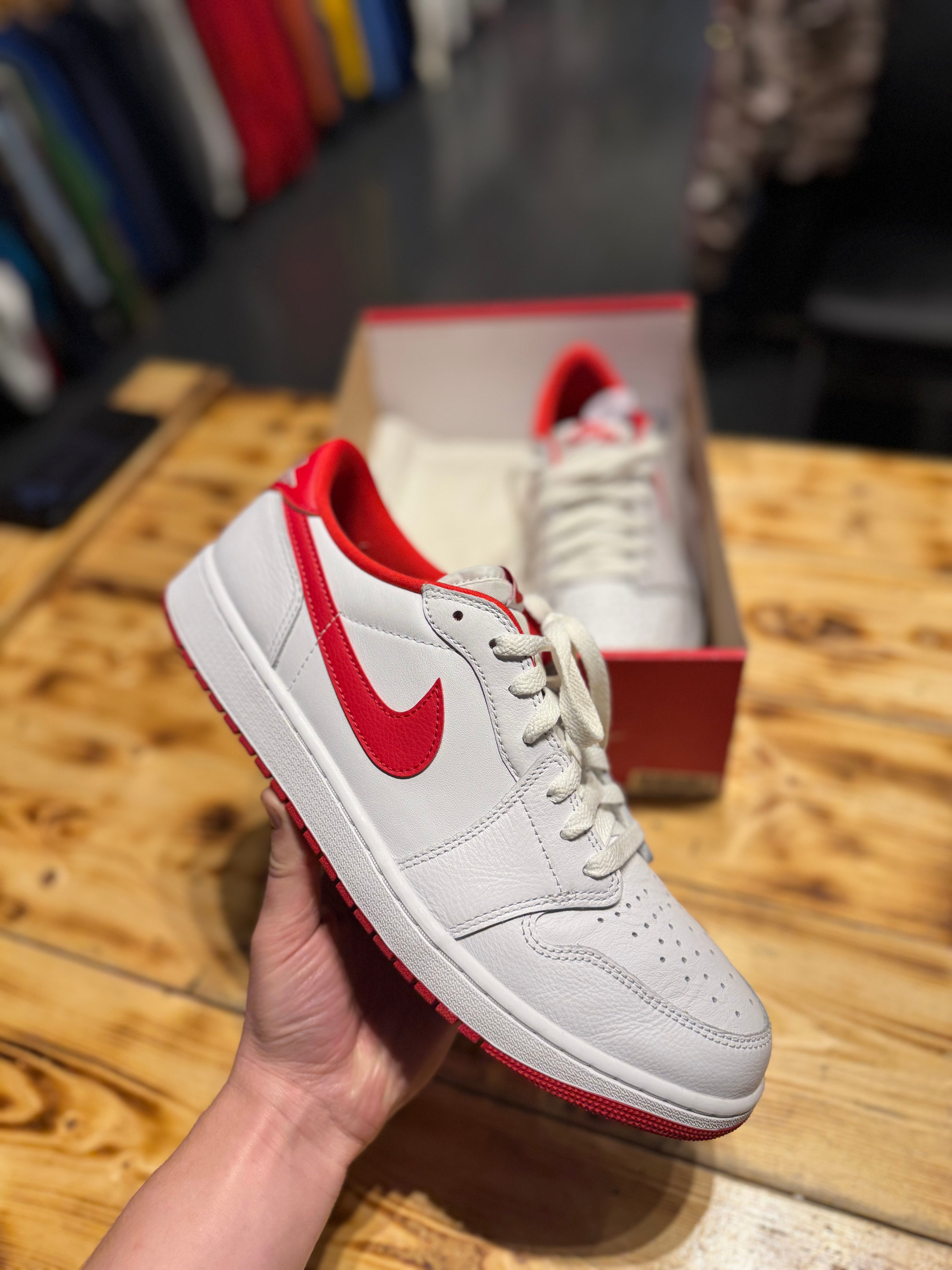 Jordan 1 low “University Red”/size 13