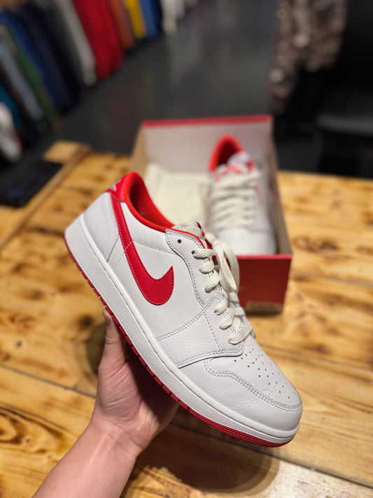 Jordan 1 low “University Red”/size 13