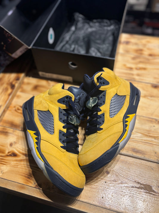 Jordan 5 “Michigan”/Size 10.5