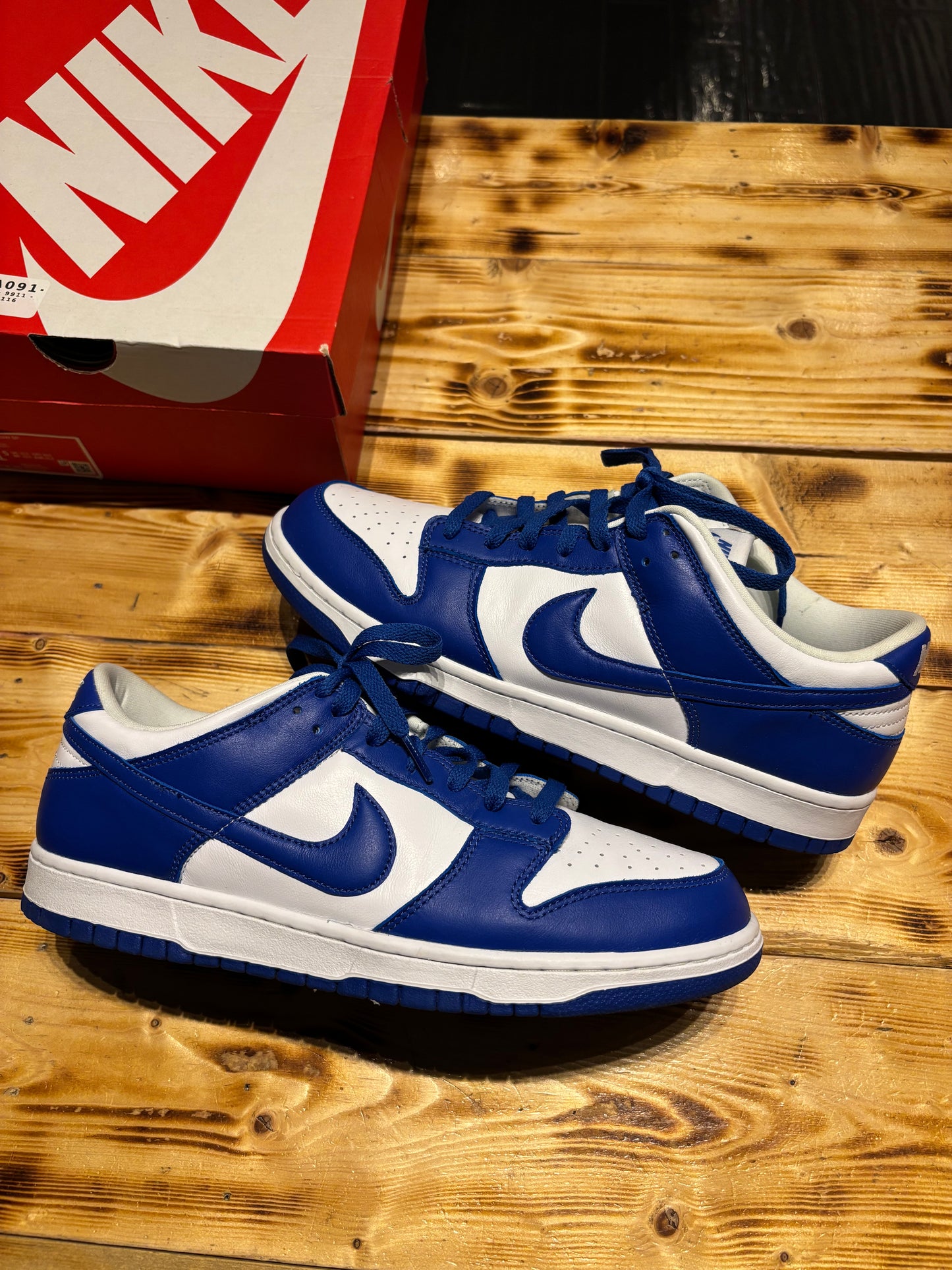 Nike dunk low Kentucky /size 11.5