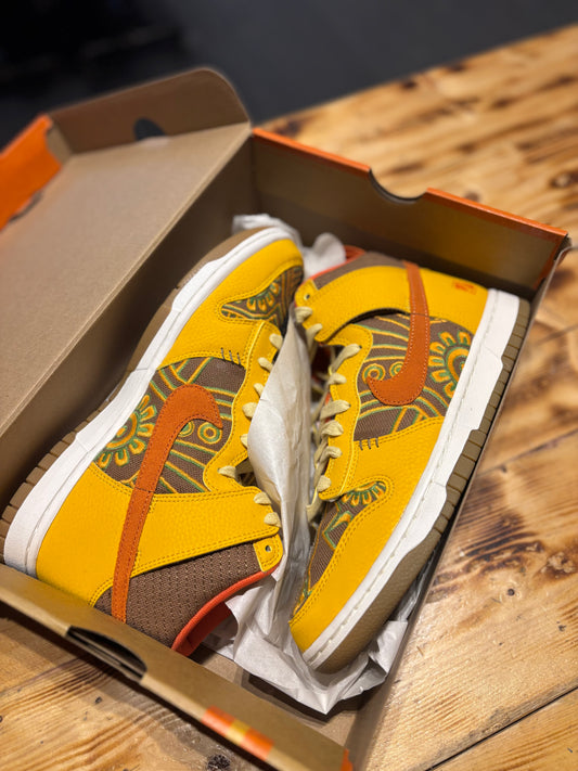 Nike dunk high “Somos Familia”/size 8