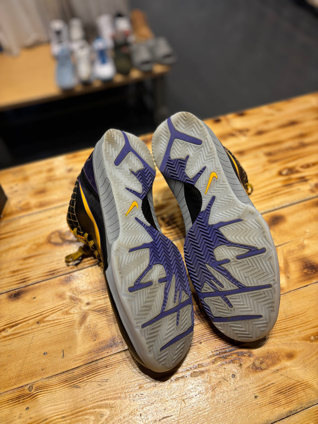 Kobe 4 “carpe diem”/size 14