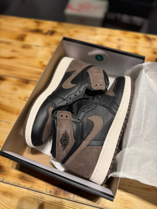 Jordan 1 “palomino”/ size 5.5y