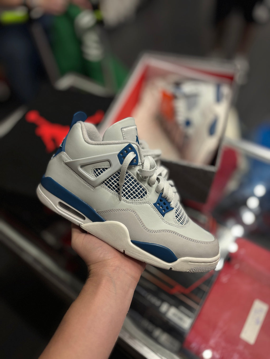 Jordan 4 “blue military”/size 8.5