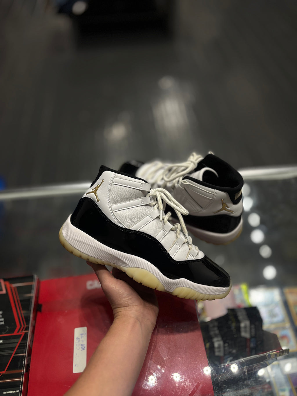 Jordan 11 “gratitude”/size 9.5