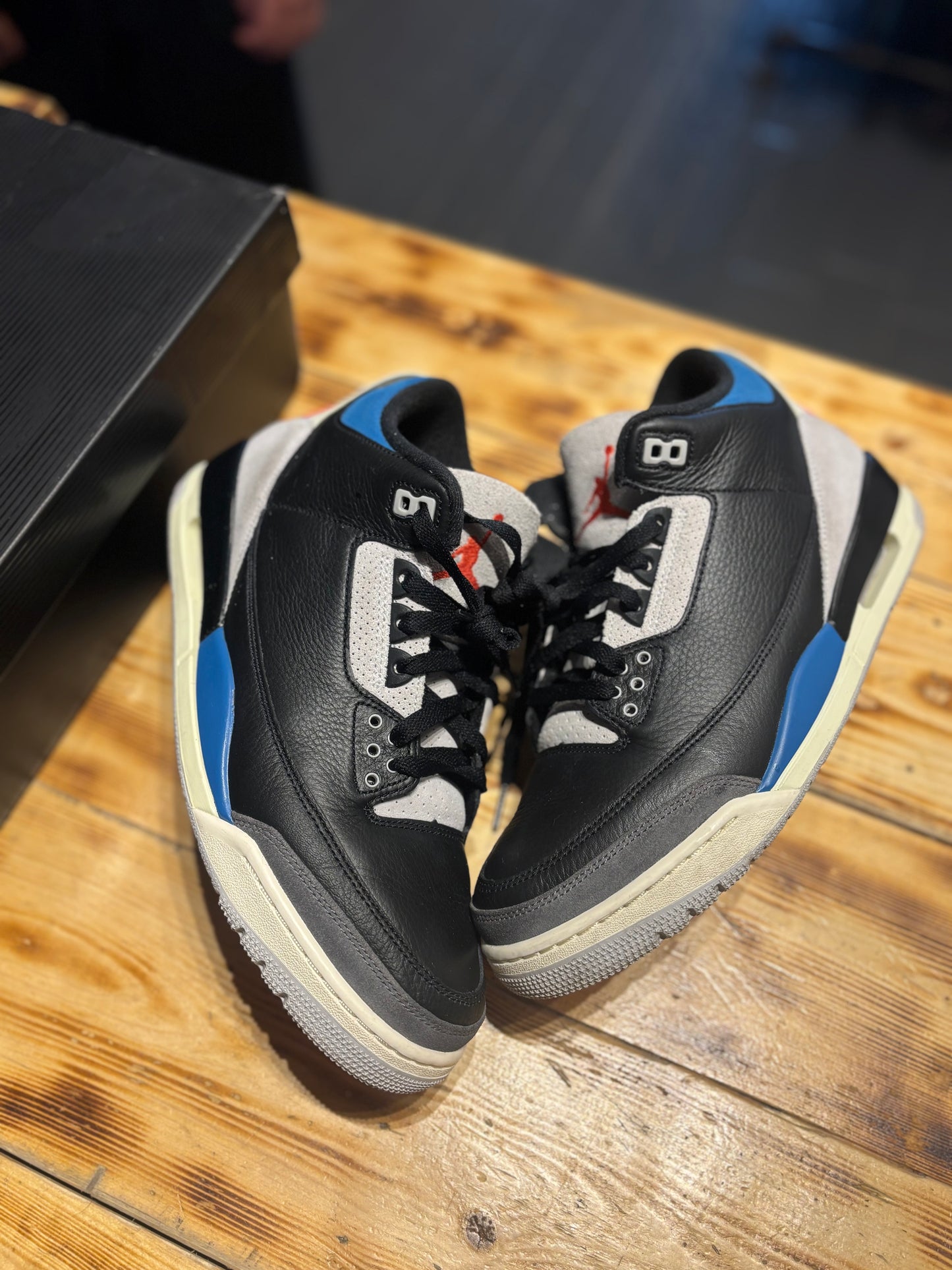Jordan 3 “rare air”/size 10.5