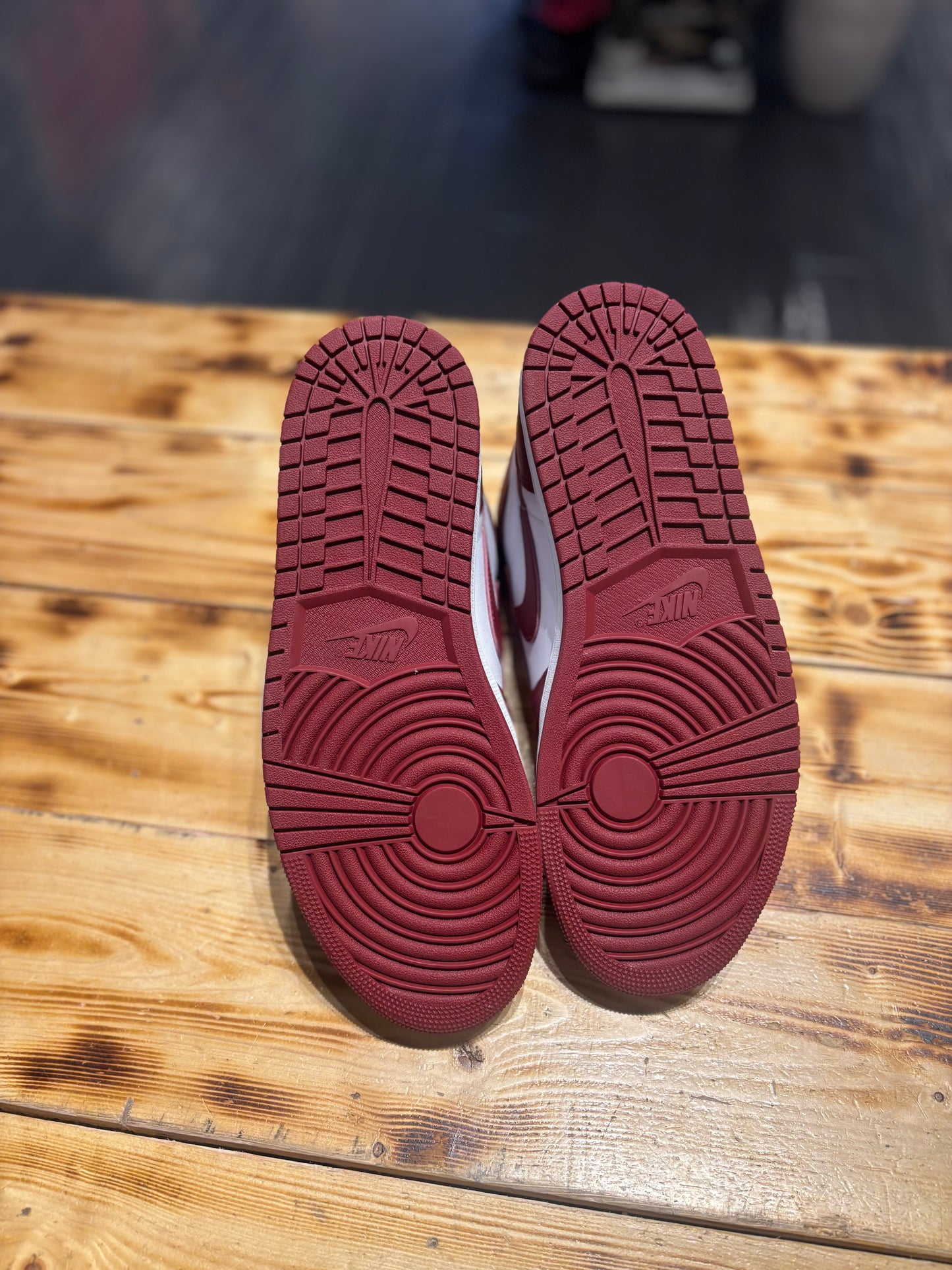 Jordan 1 high “artisanal team red”/size 12