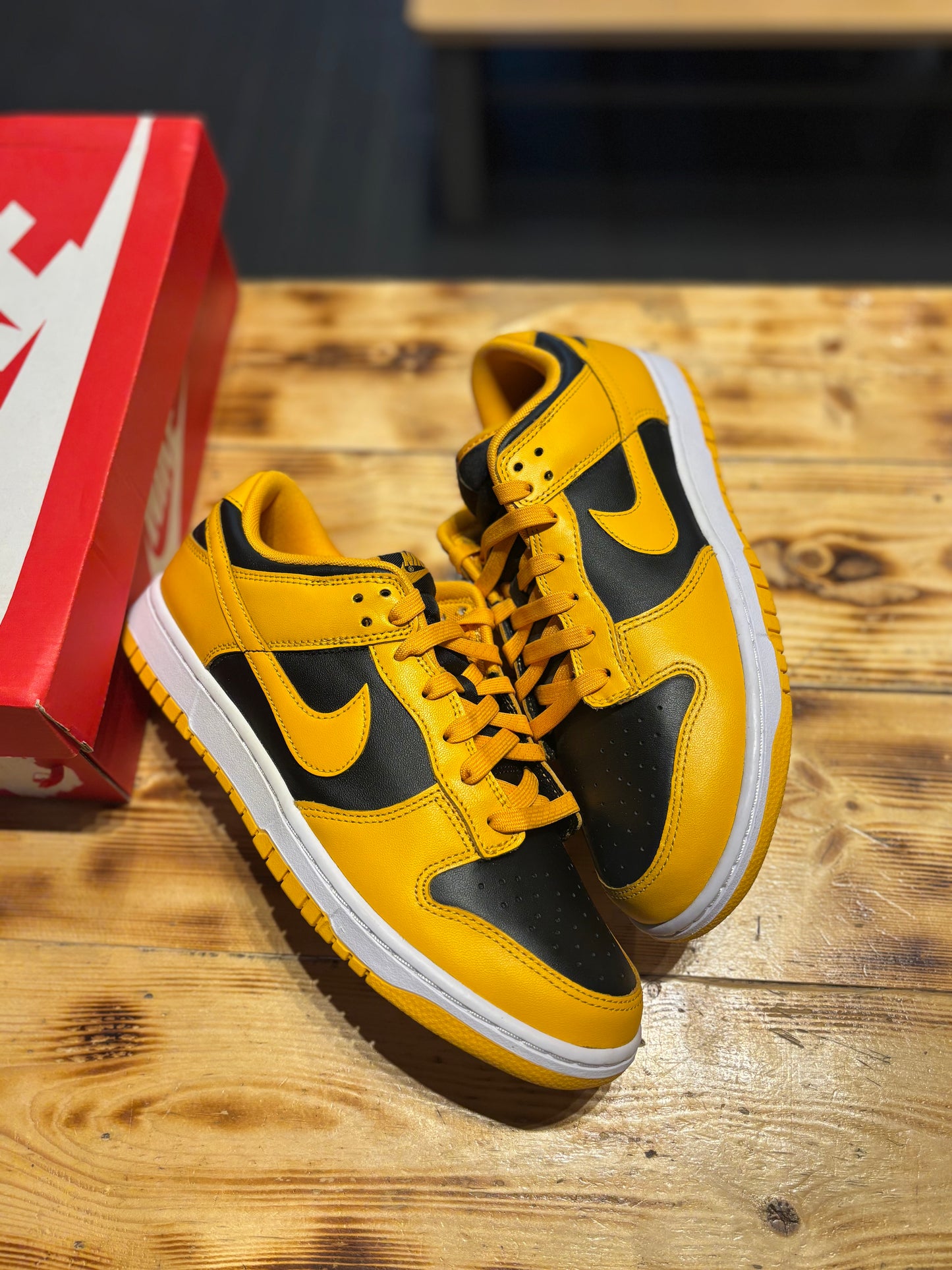 Nike dunk low “golden rod”/size 10