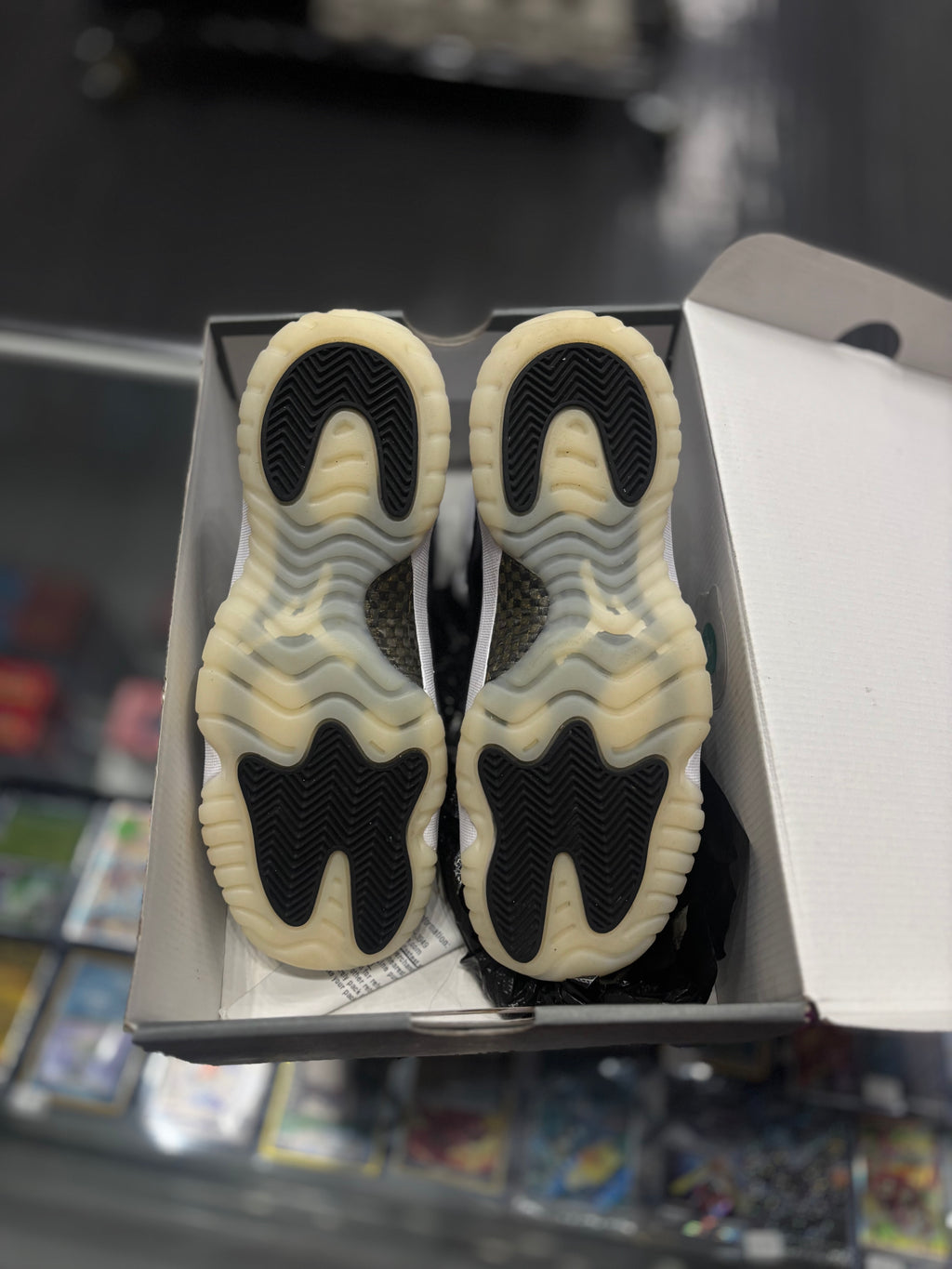 Jordan 11 “gratitude”/size 7y