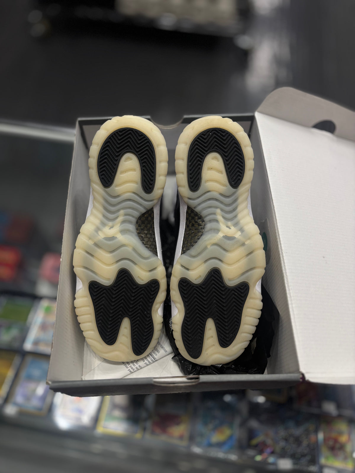 Jordan 11 “gratitude”/size 7y