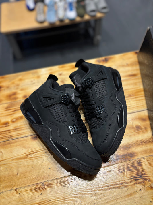 Jordan 4 “Black Cat 2025”/size 10
