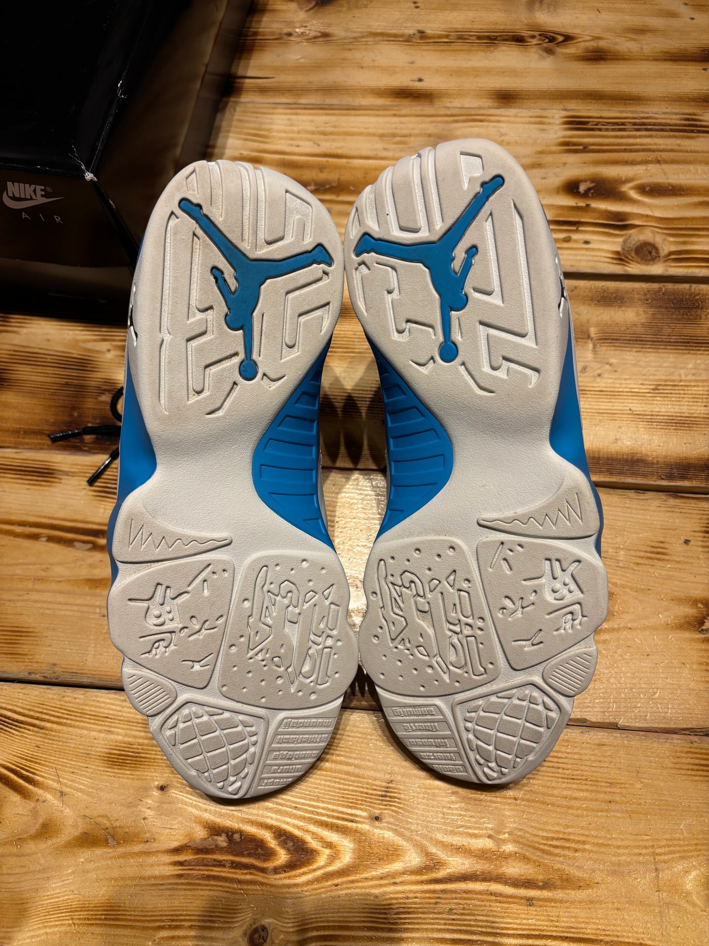 Jordan 9 powder blue/size 10