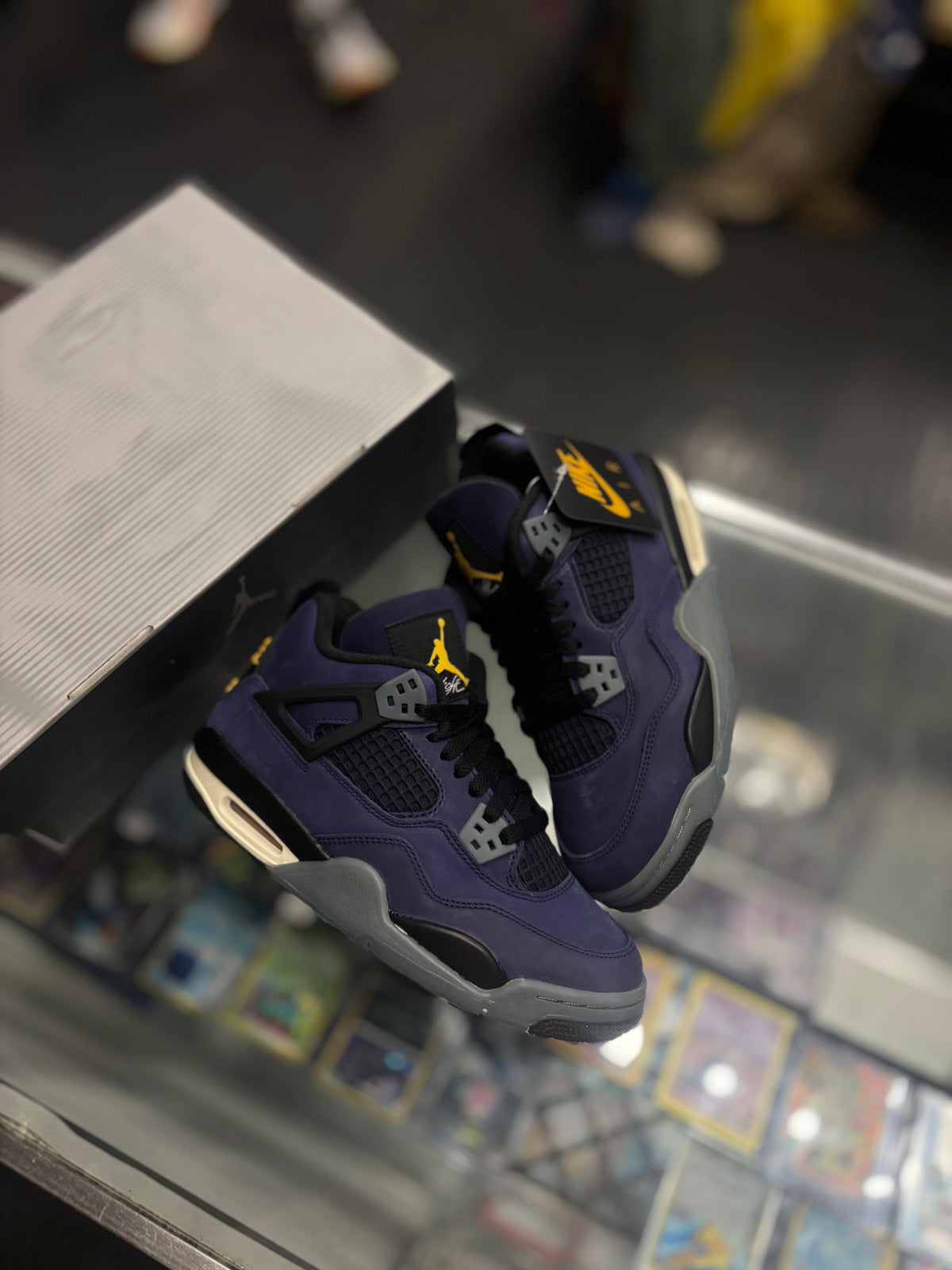 Jordan 4 “Laker”/size 4,6.5