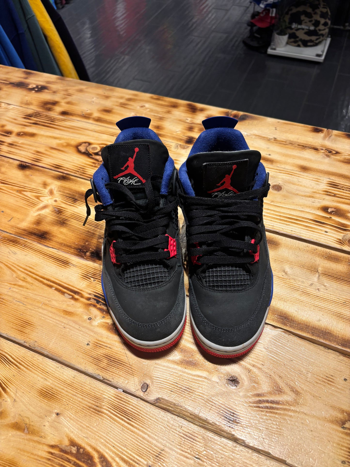 Jordan 4 rare air / size 8.5