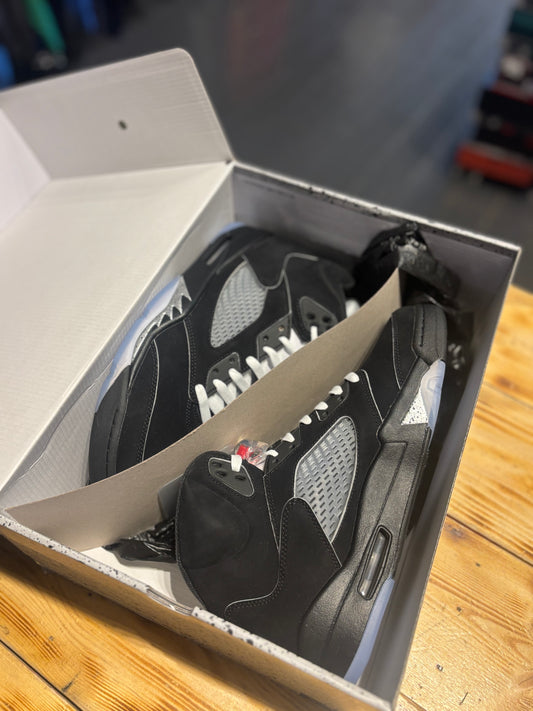 Jordan 5 “Black Metallic”/size 10.5