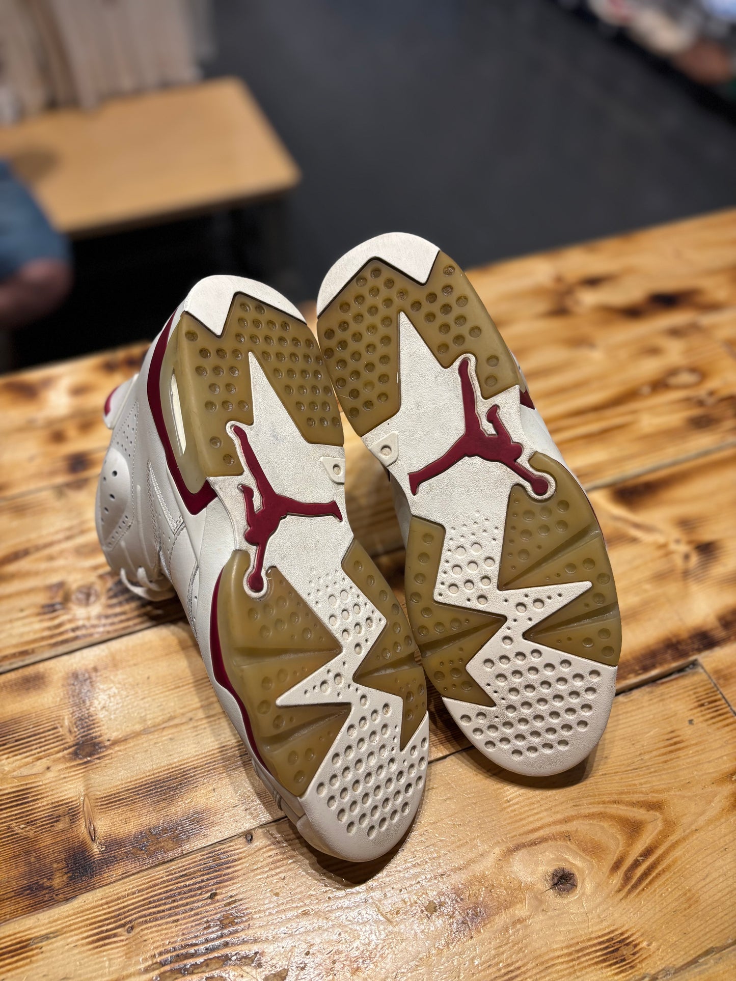 Jordan 6 “maroon”/size 11