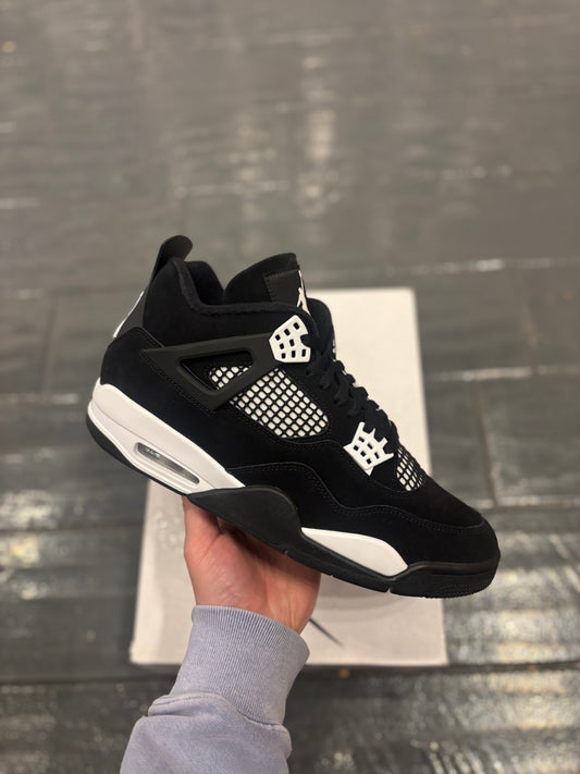 Jordan 4 white thunder 10.5