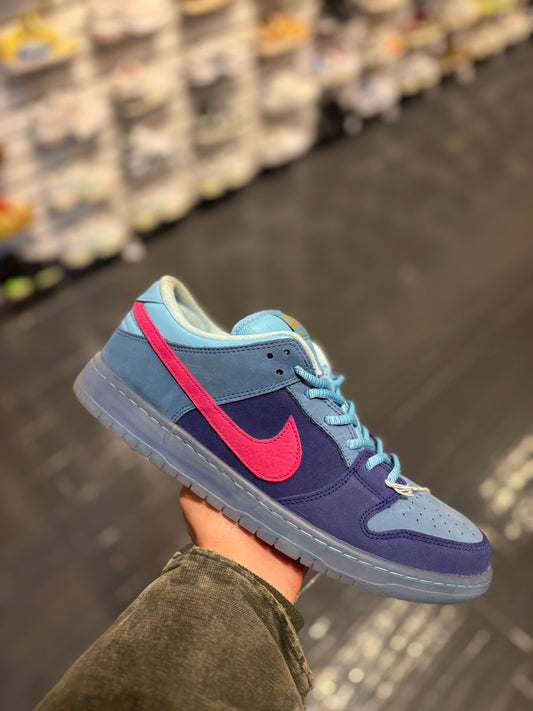 Nike sb dunk low “run the jewels”