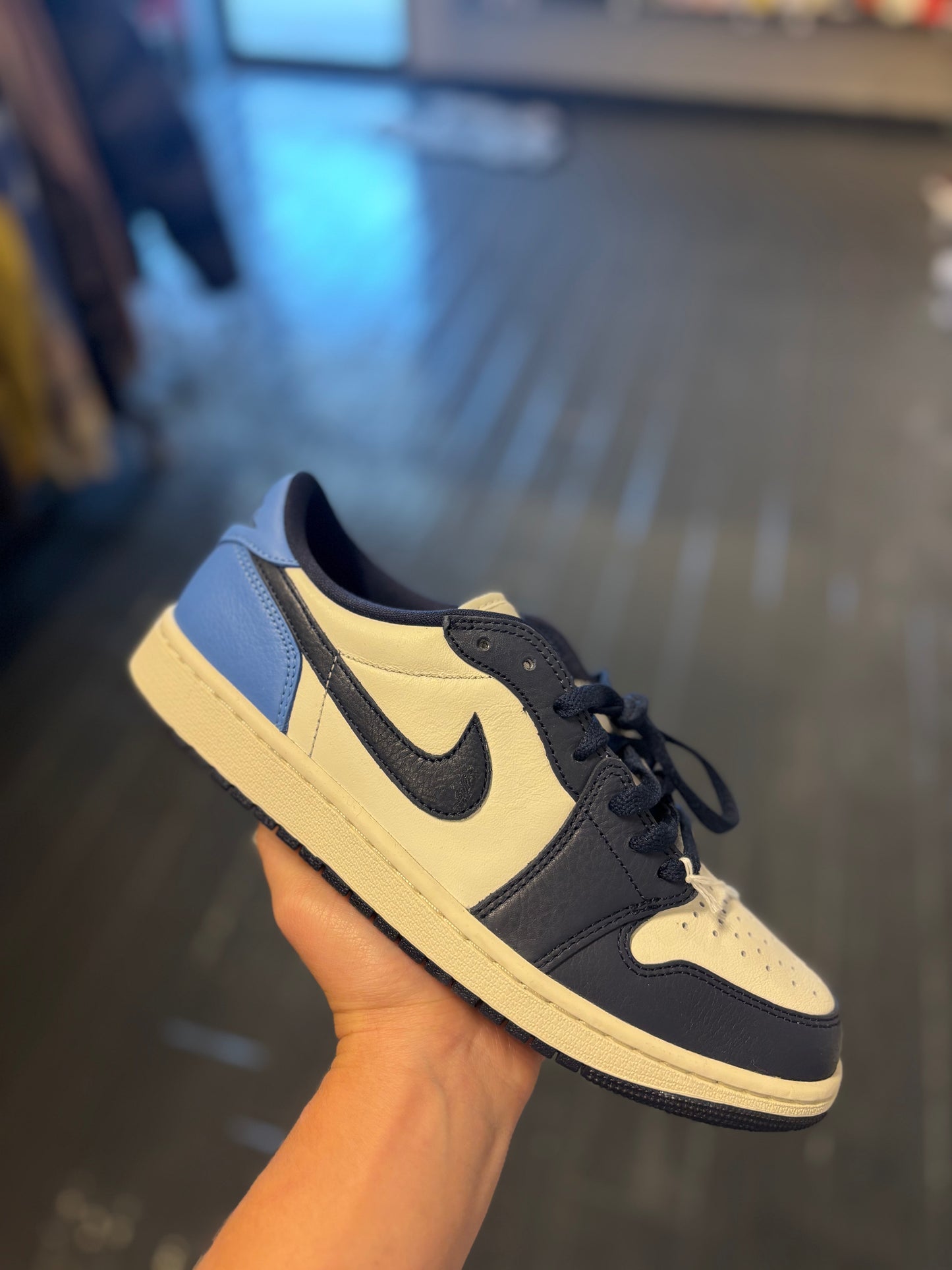 Jordan 1 low “obsidian”
