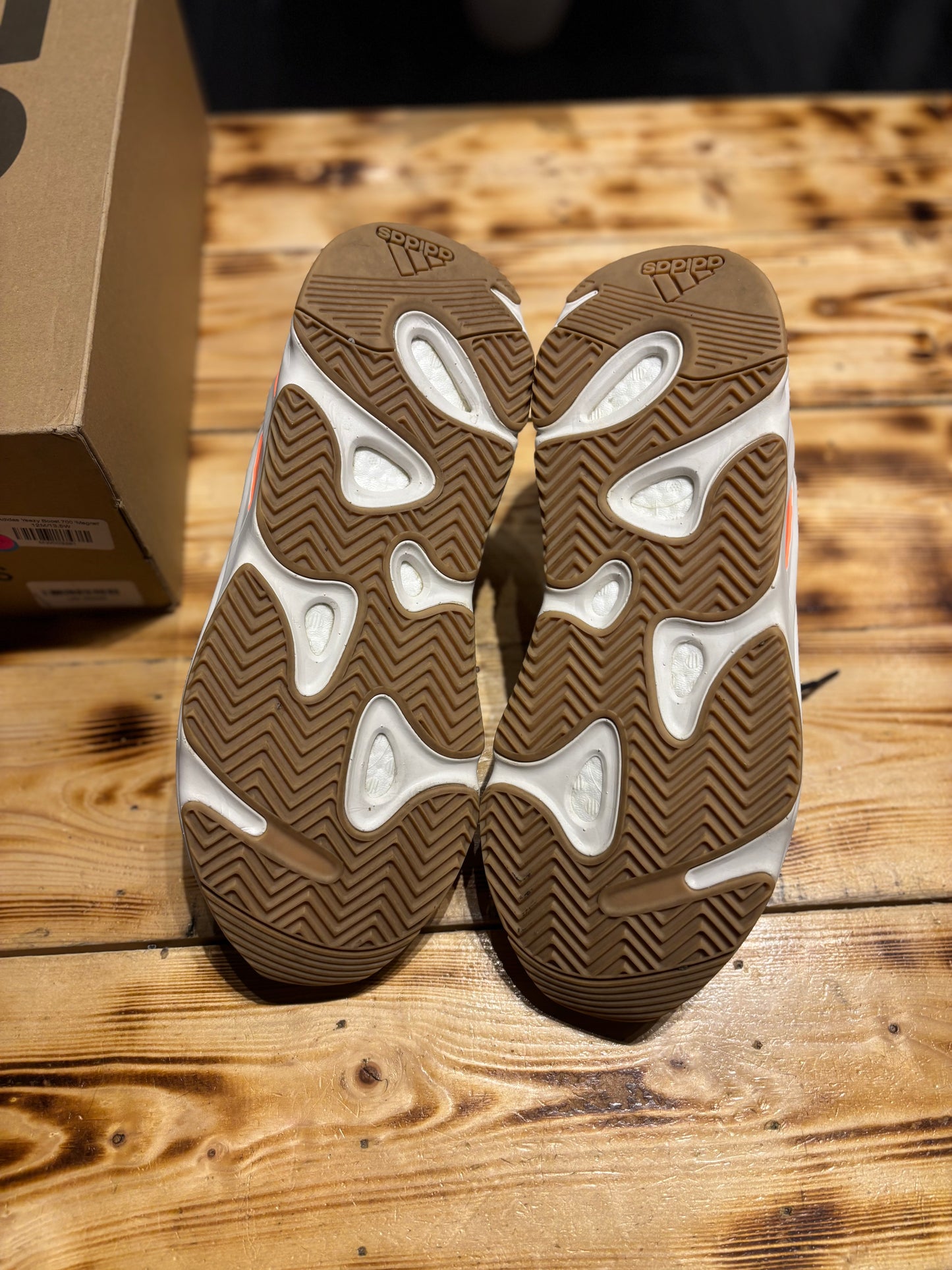 Yeezy 700 “magnet”