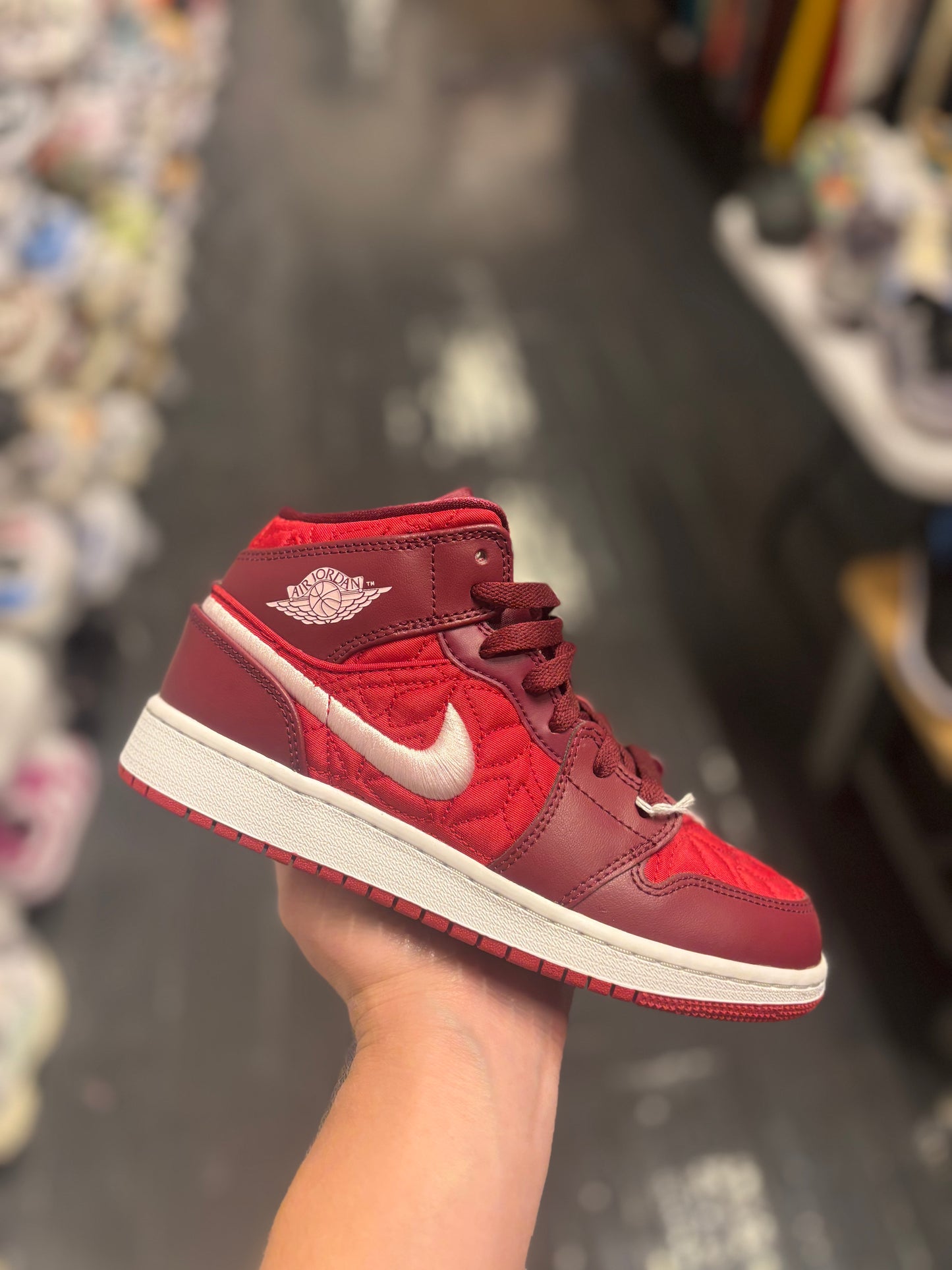 Jordan 1 mid Valentine’s Day