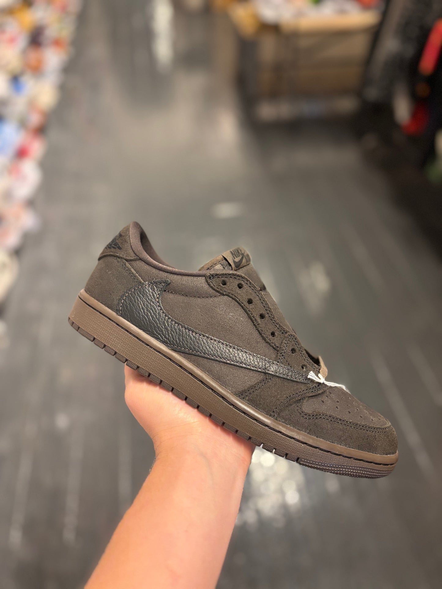 Travis Scott 1 low velvet brown