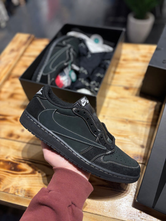 Jordan 1 Travis Scott “phantom”