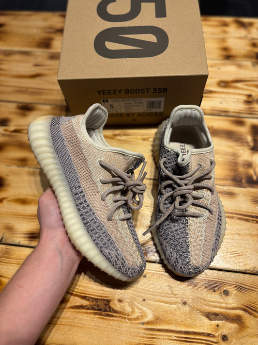 Yeezy 350 “ash pearl”