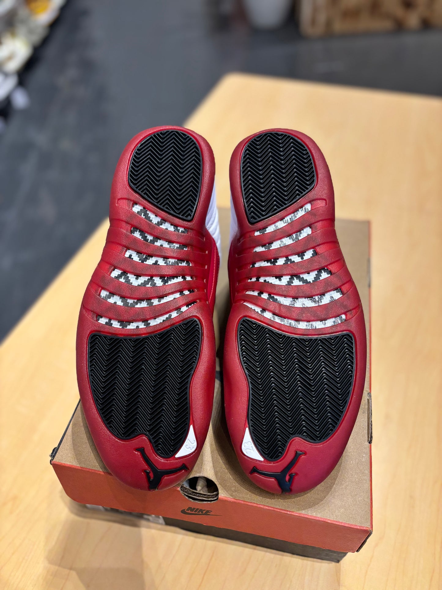 Jordan 12 cherry/ size 11.5