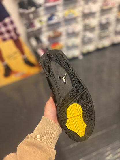 Jordan 4 thunder
