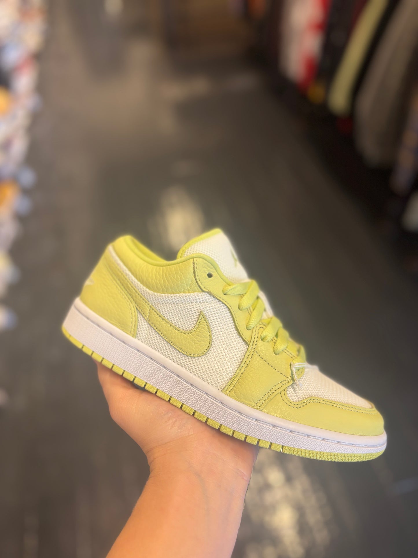 Jordan 1 low lime green