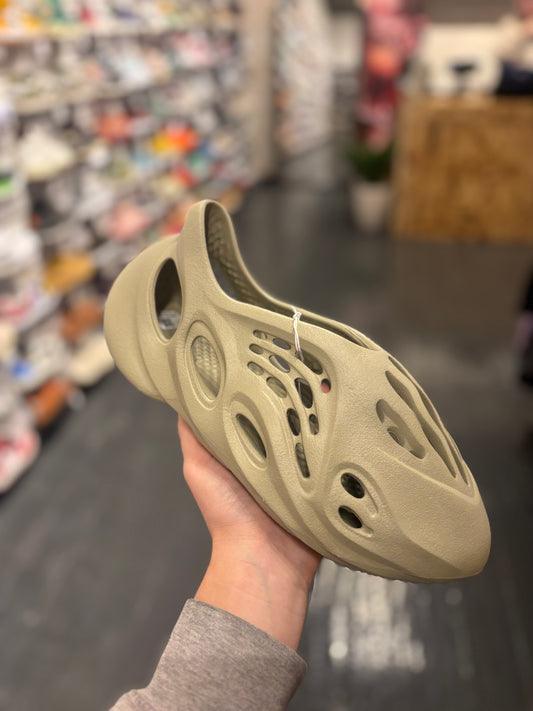 Yeezy foam runner stone salt