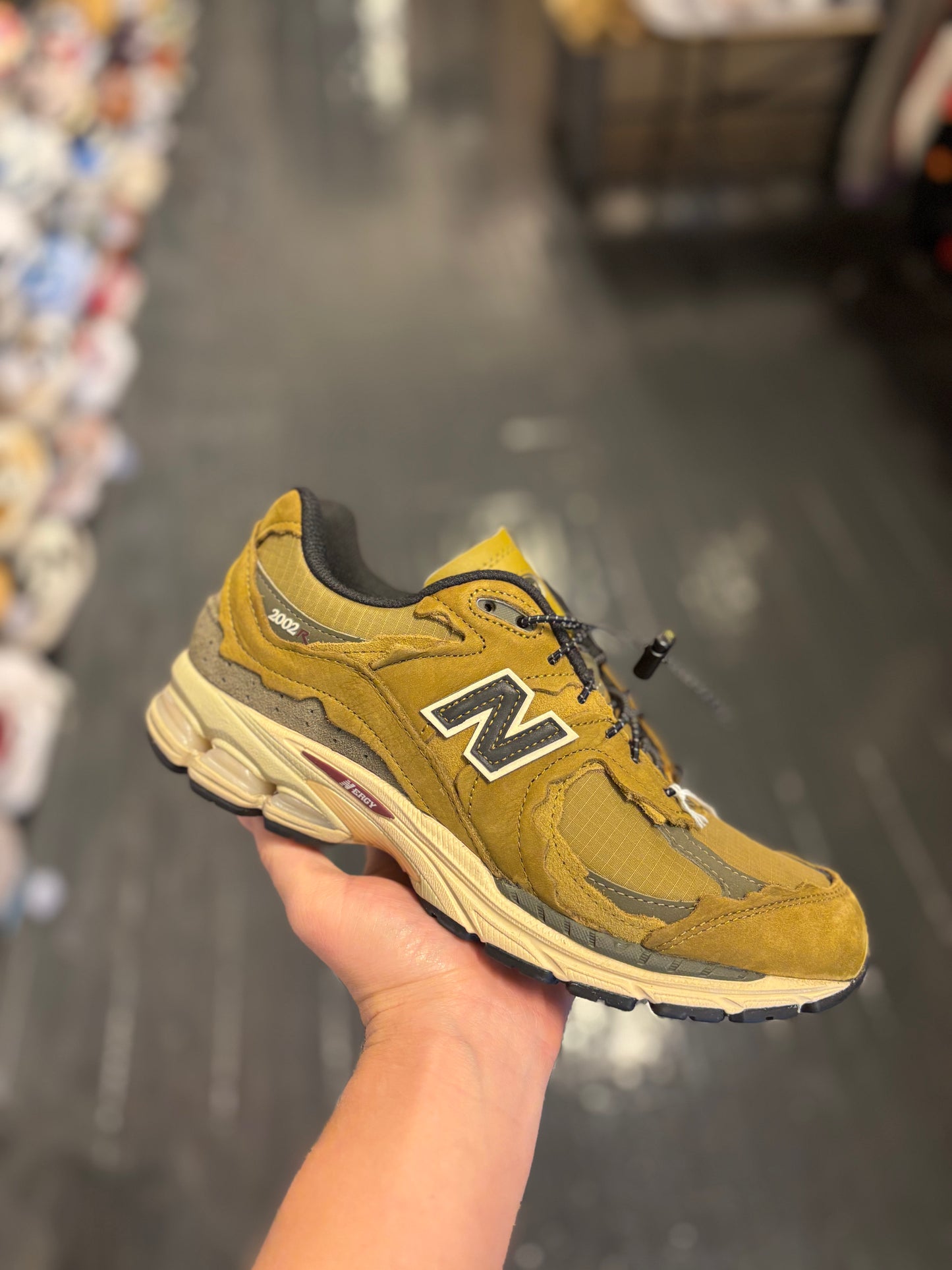 New balance 2002r