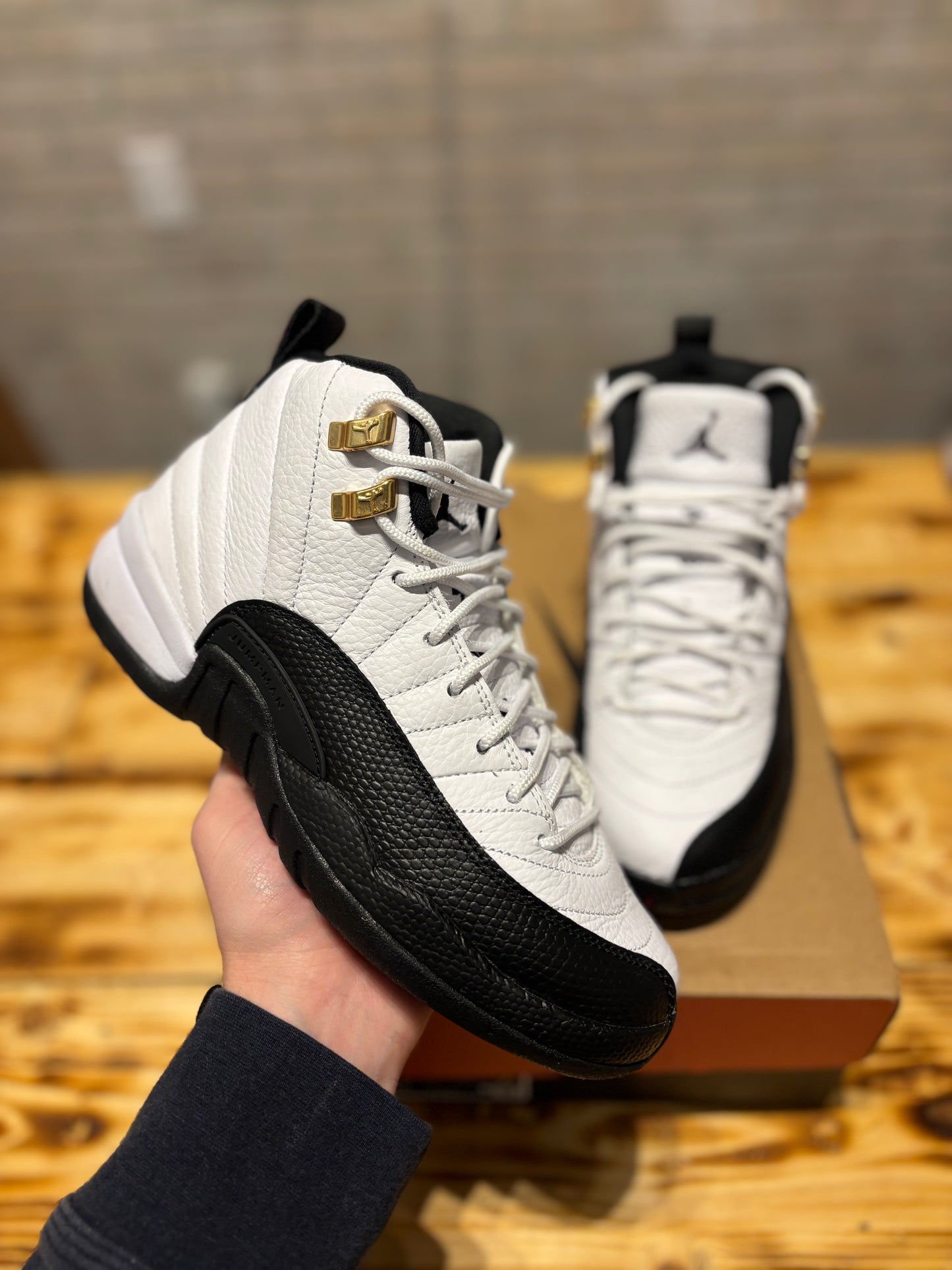 Jordan 12 taxi