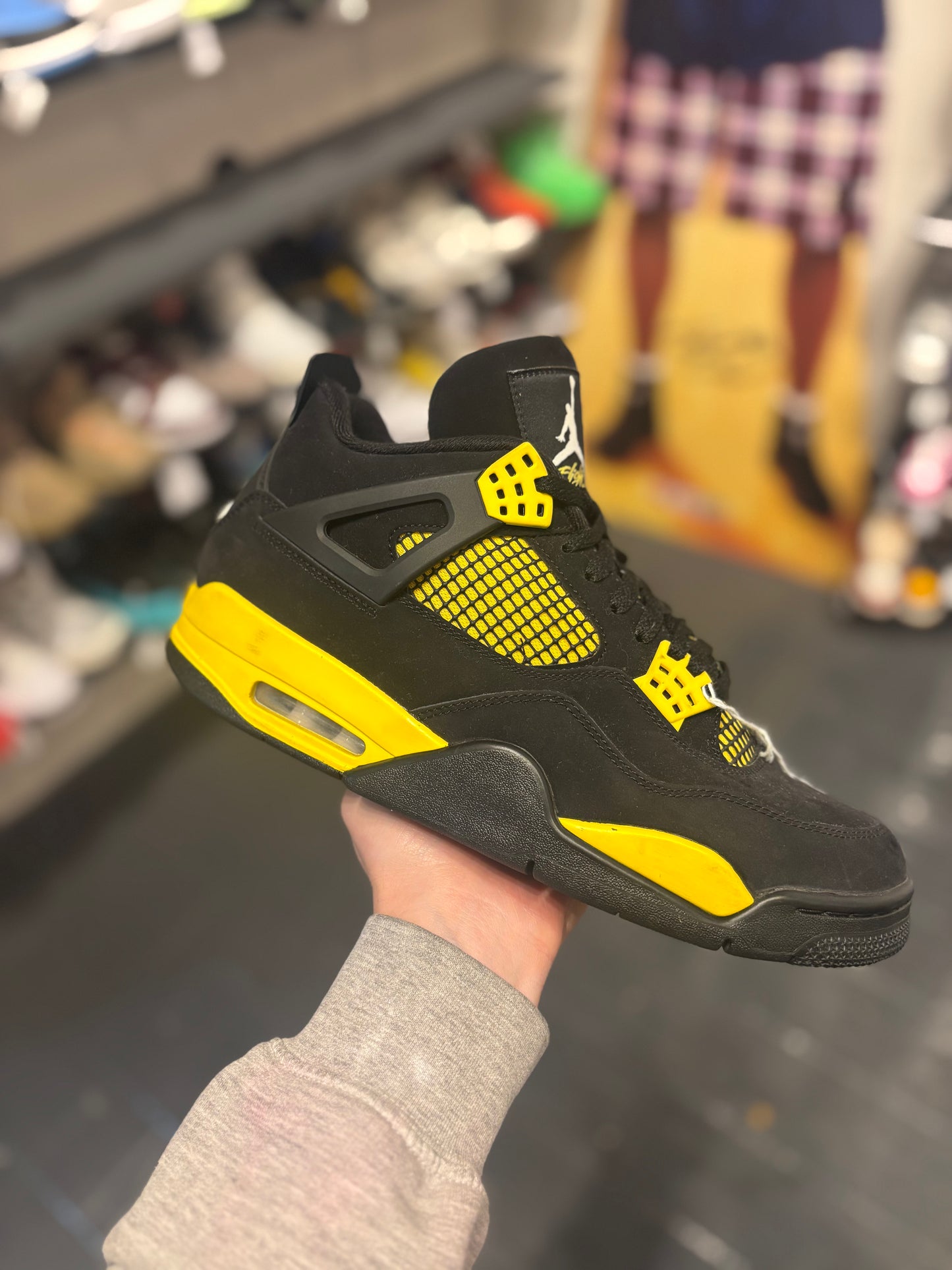 Jordan 4 thunder