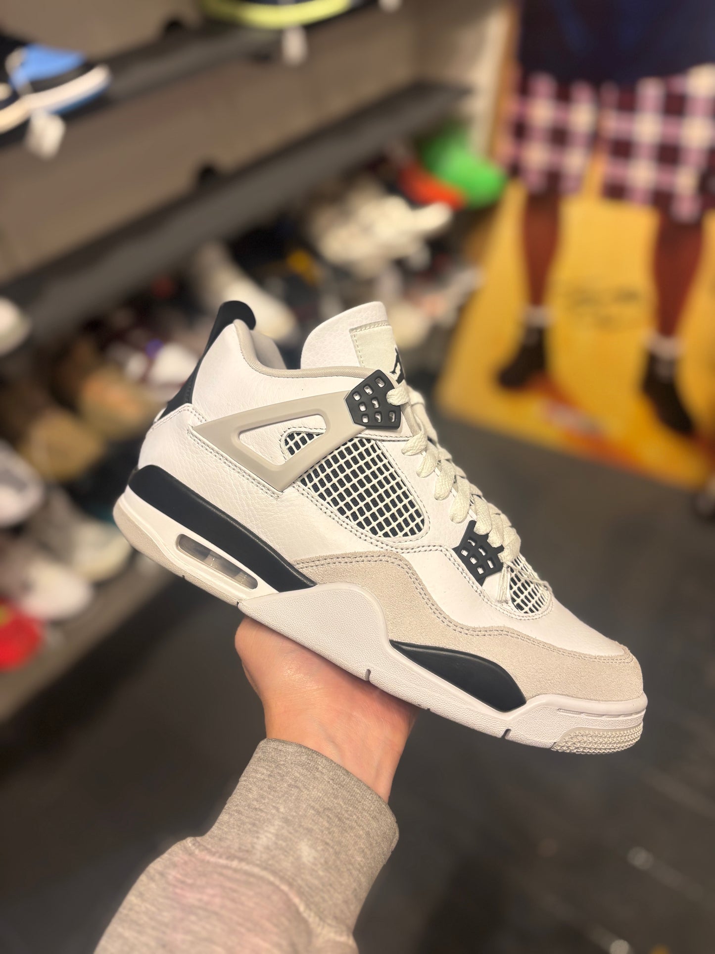 Jordan 4 “black military”