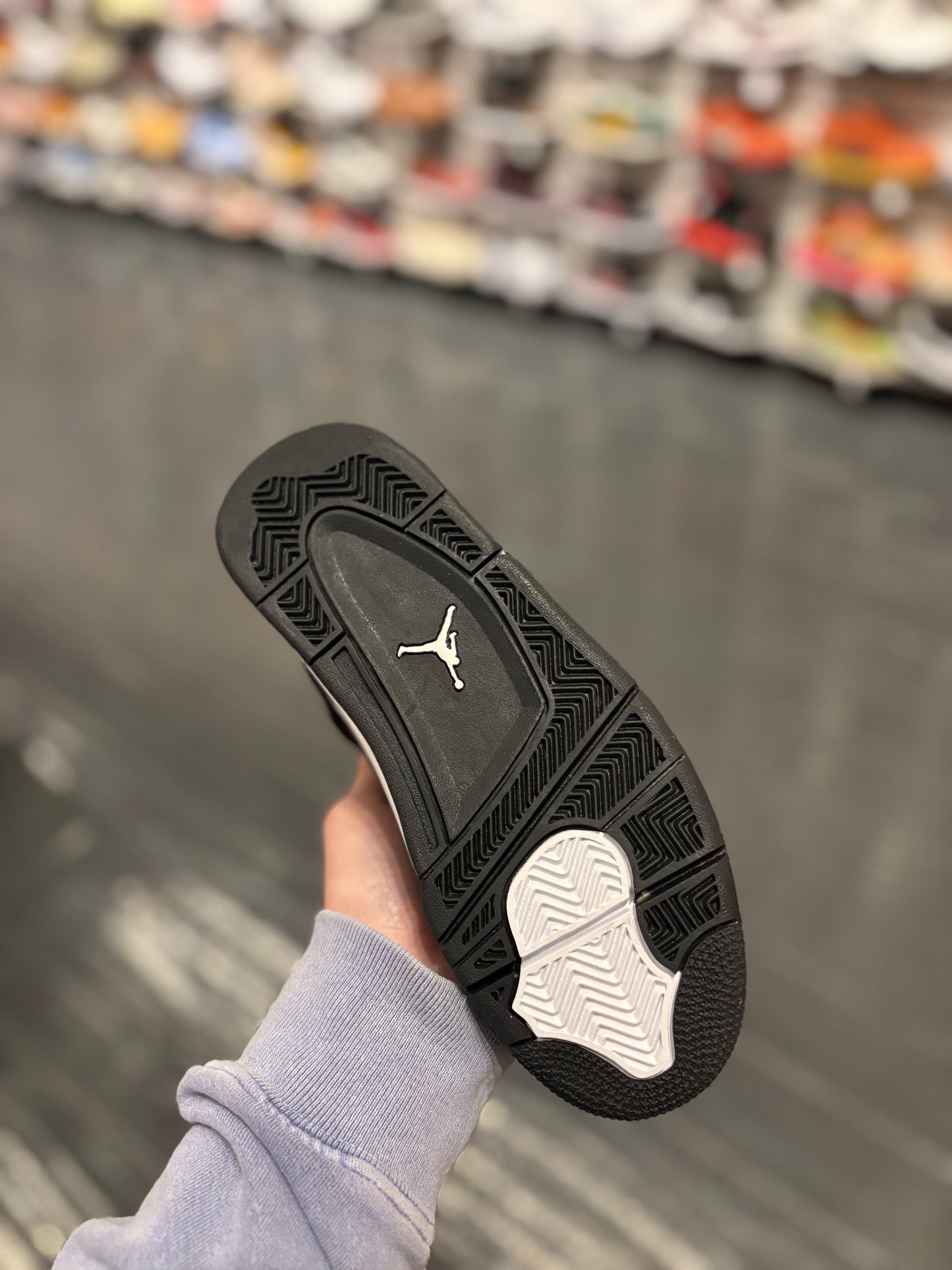 Jordan 4 white thunder