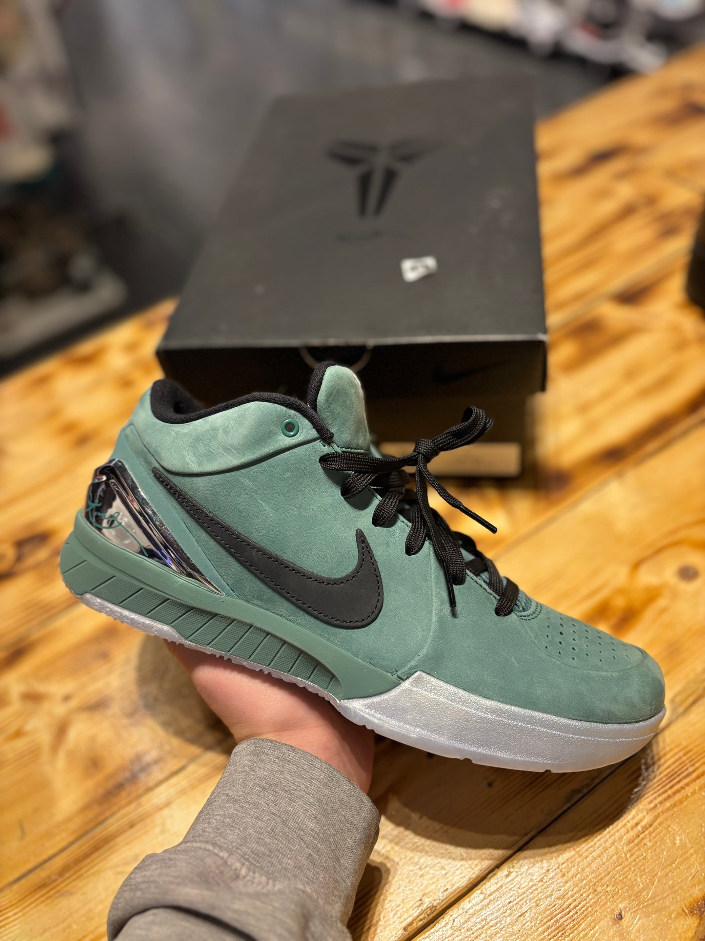 Kobe 4 protro “girl dad”