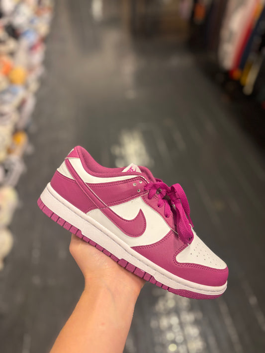 Nike dunk low pink