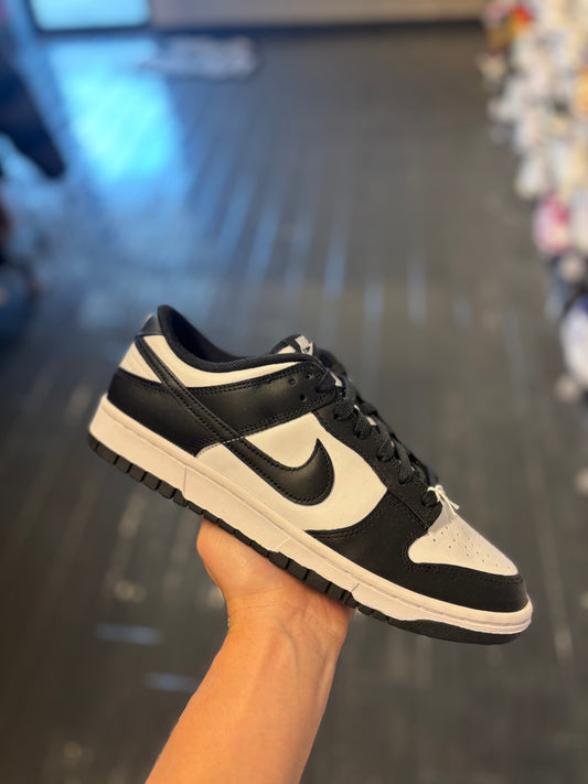Nike dunk low panda