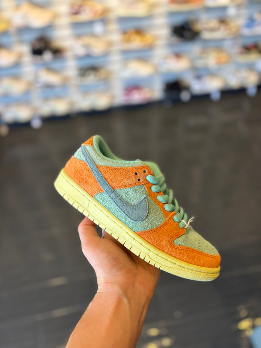 Nike dunk low sb