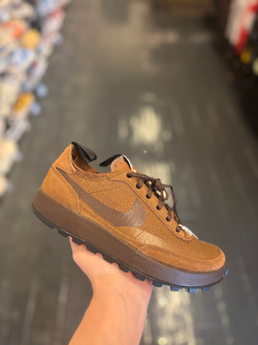 Nike tom sach brown