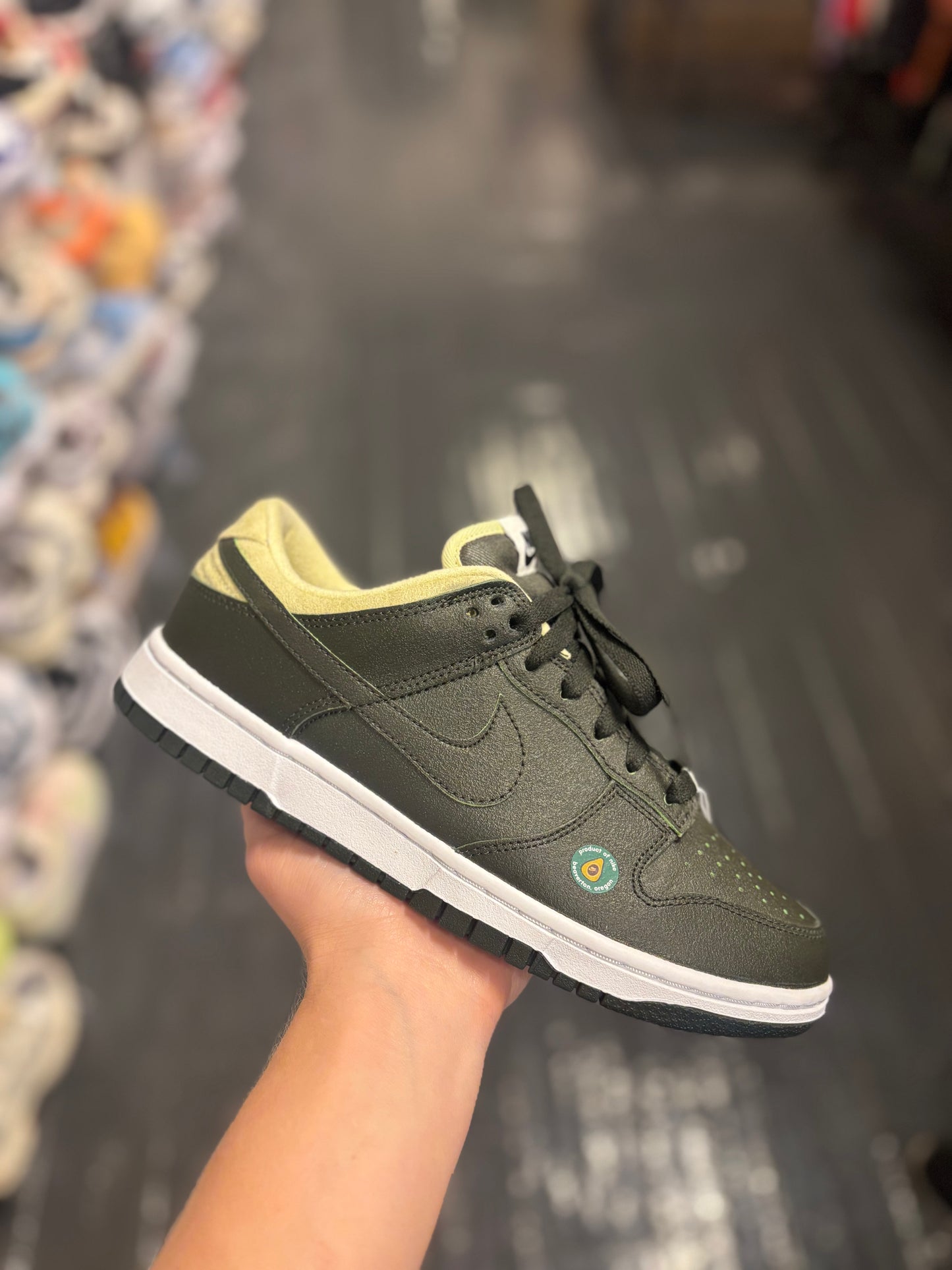Nike dunk low avocado
