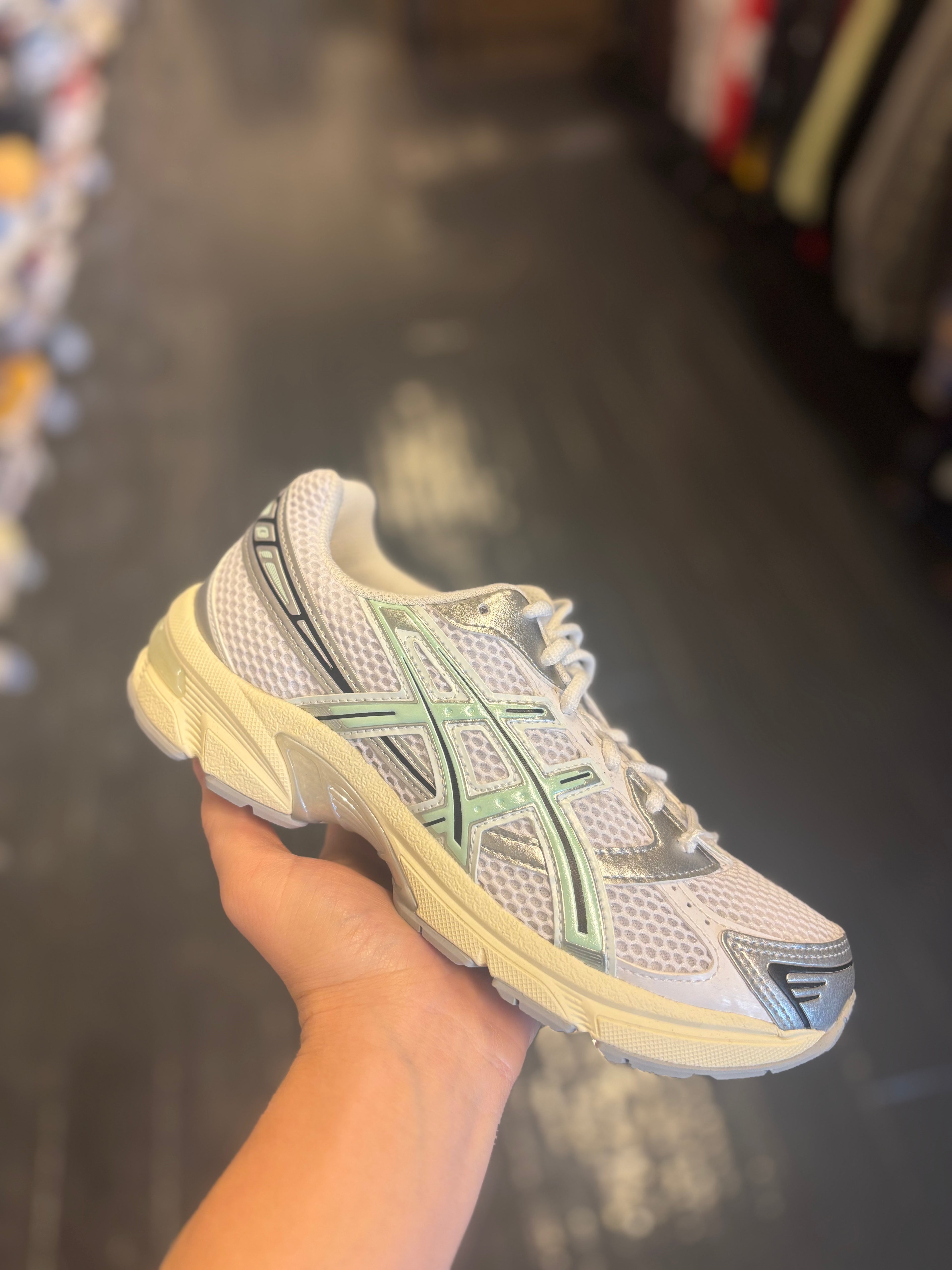 ASIC 1130 mint