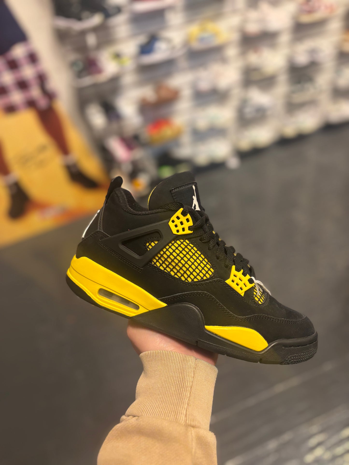 Jordan 4 thunder